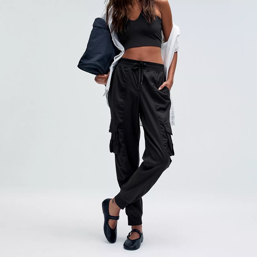 Lululemon Dance Studio Cargo Joggers in Dark Gray size Medium
